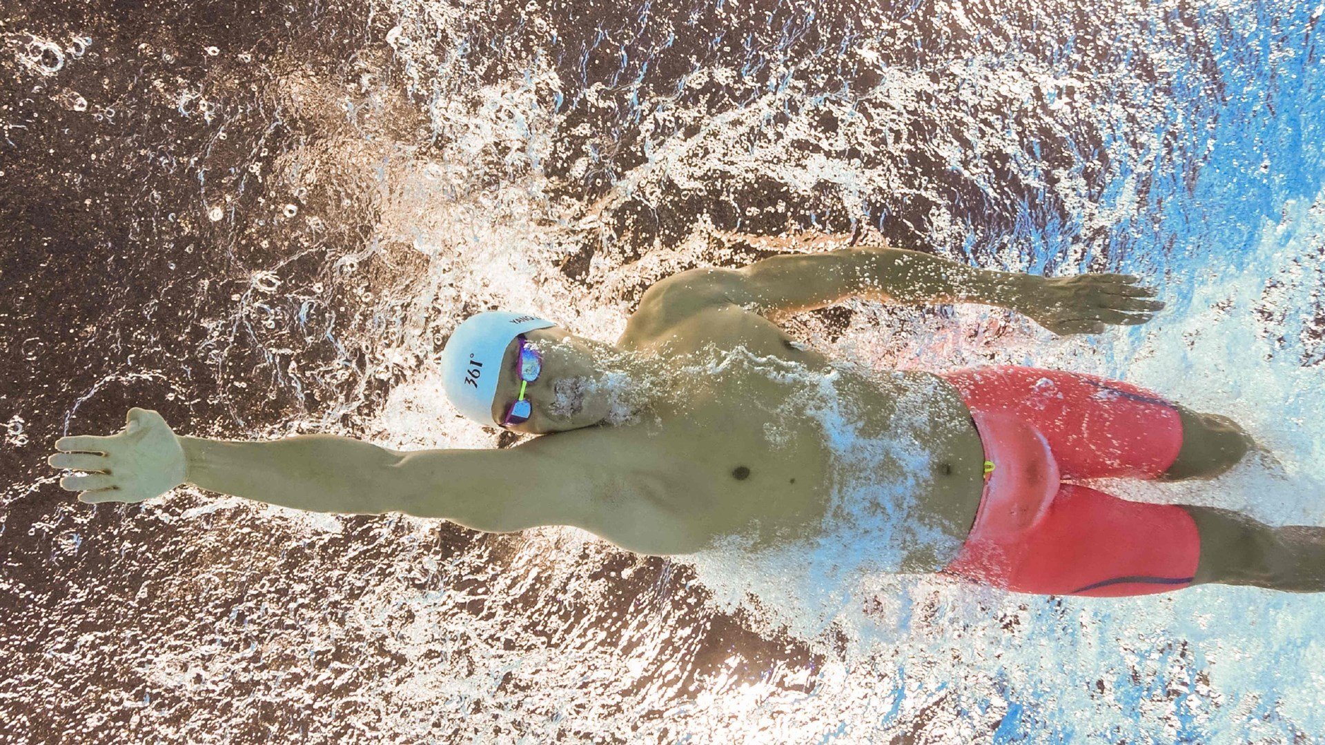 国足对战中东球队战术方案分析，中东踢足球