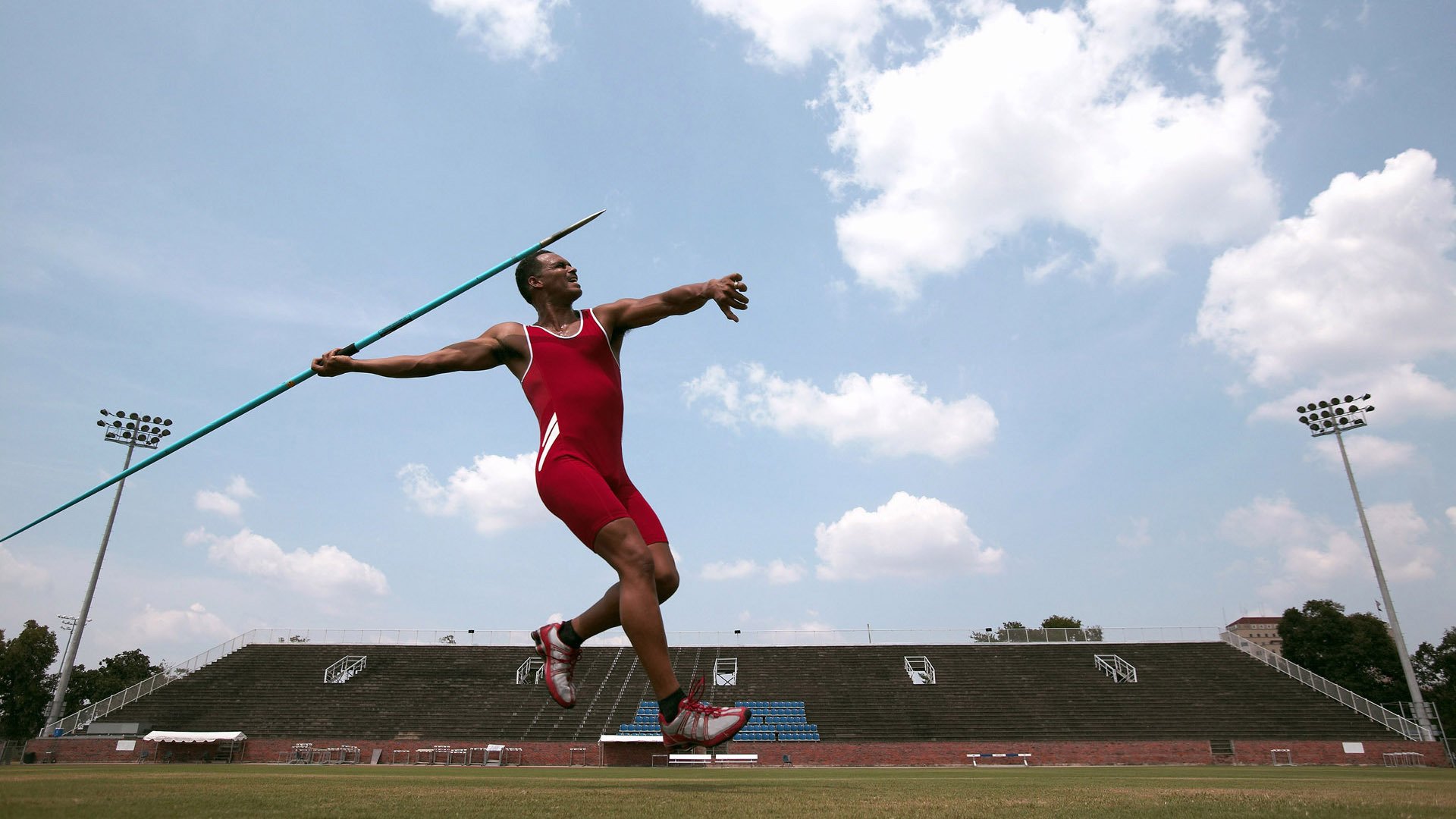 世界帆船赛段：安全事故促赛事检讨，帆船比赛预案